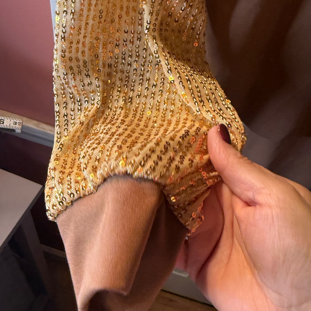 (SALE $5) taupe colored Lounge Set with Gold Sequin Heart, 3x - Picture 5 of 16